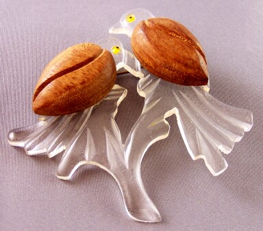 BP131 lucite & wood lovebirds pin